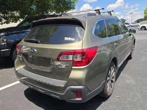 Used 2018 Subaru Outback 3.6R Touring w/ Popular Package #3 AWD/4WD image 7