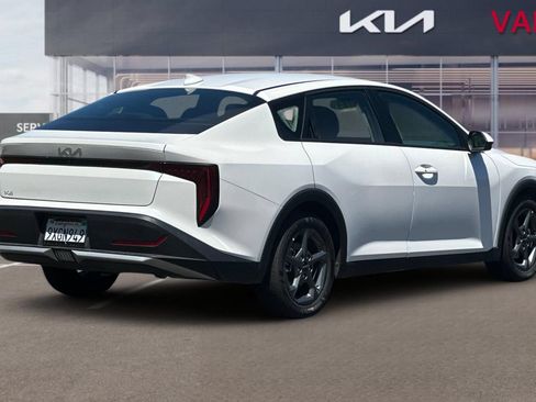 Certified 2025 Kia K4 FWD image 4