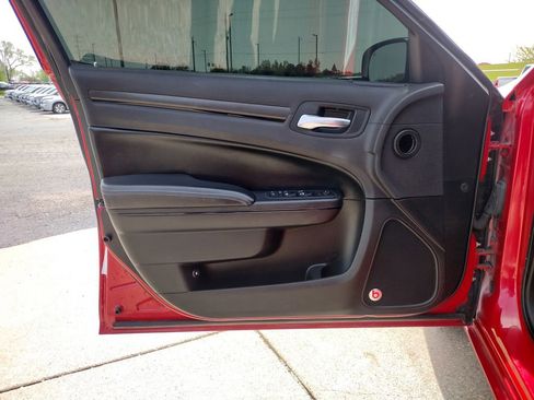 Used 2016 Chrysler 300 S AWD/4WD image 9