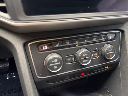 Used 2021 Volkswagen Atlas Cross Sport SE image 66