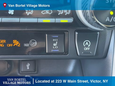 Used 2021 Toyota RAV4 XLE w/ Convenience Package AWD/4WD image 20