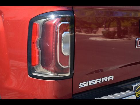 Used 2018 GMC Sierra 1500 SLT w/ Texas SLT Premium Package AWD/4WD image 50