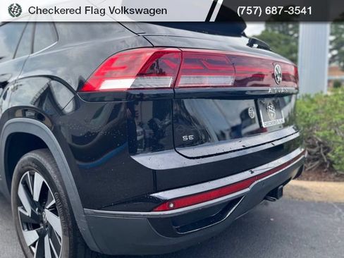 Used 2024 Volkswagen Atlas Cross Sport SE AWD/4WD image 9