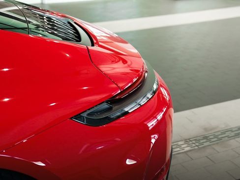 Certified 2025 Porsche 911 Carrera RWD image 18