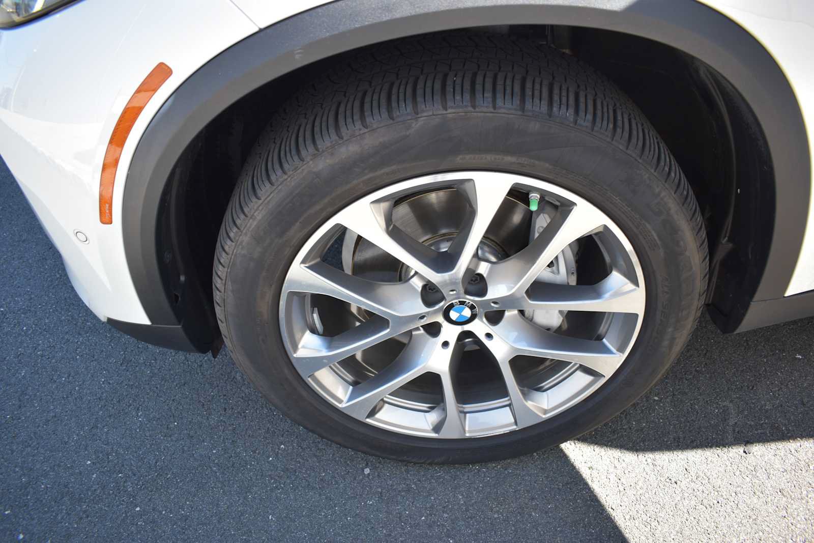 Used 2025 BMW X5 xDrive40i w/ Climate Comfort Package AWD/4WD image 24