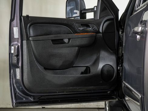 Used 2011 Chevrolet Silverado 3500 LTZ w/ LTZ Plus Package image 29