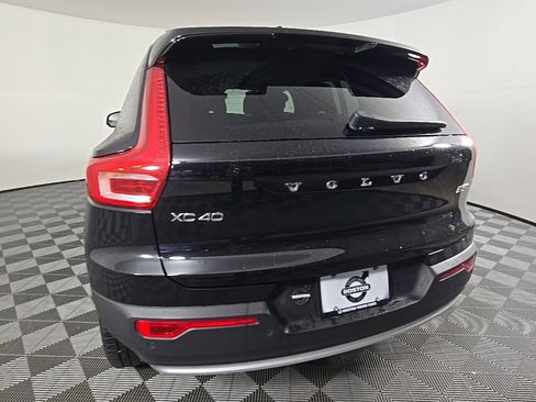 Certified 2024 Volvo XC40 B5 Plus w/ Protection Package Premier image 10