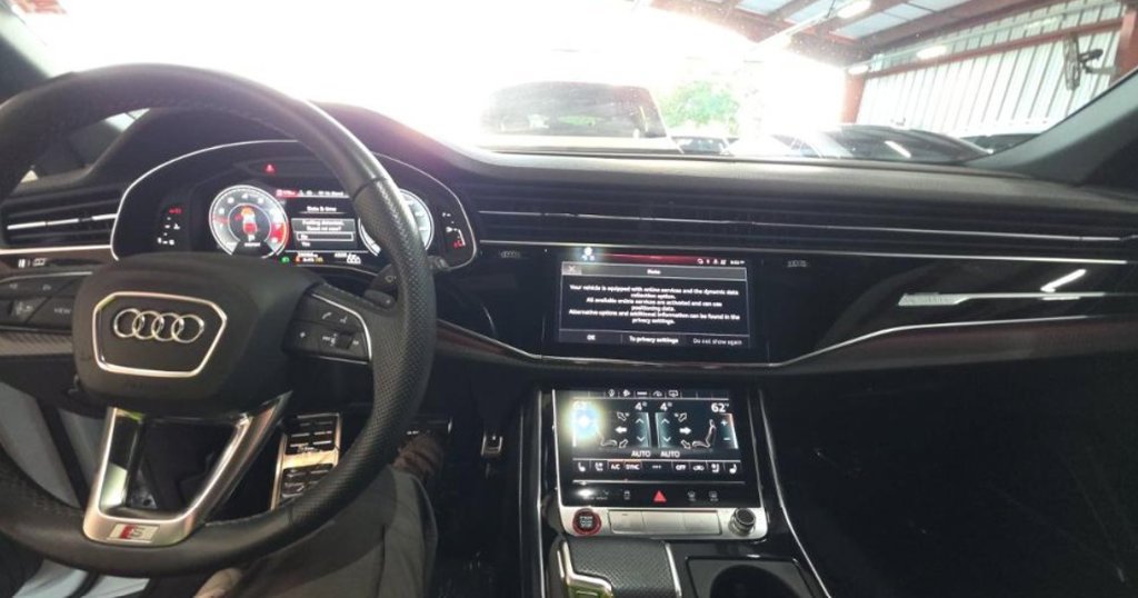 Used 2024 Audi SQ8 Premium Plus w/ S Sport Package AWD/4WD image 4