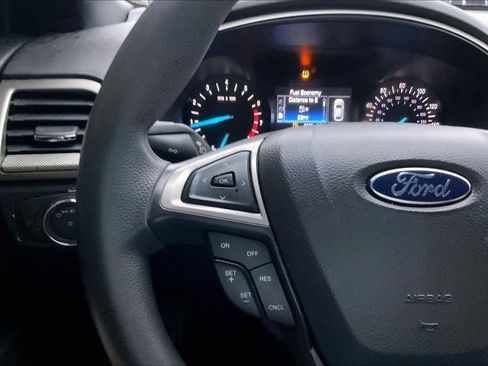 Used 2014 Ford Fusion SE FWD image 23