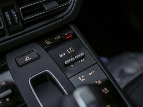 Certified 2026 Porsche Macan AWD/4WD image 26