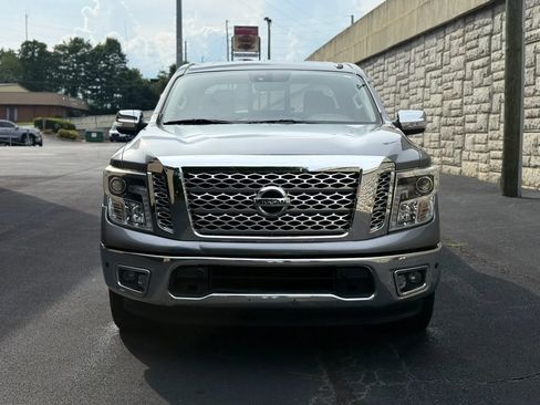 Used 2017 Nissan Titan SL RWD image 3