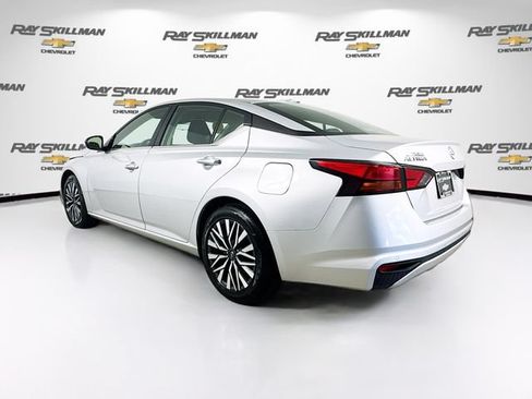 Used 2024 Nissan Altima 2.5 SV FWD image 5