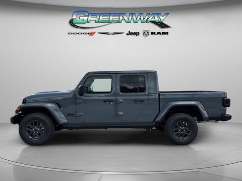 New 2025 Jeep Gladiator Sport image 2