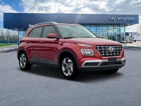 New 2025 Hyundai Venue SEL FWD image 11
