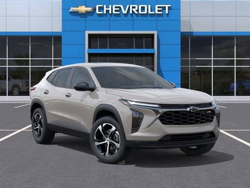New 2026 Chevrolet Trax RS w/ Sunroof Package FWD image 7