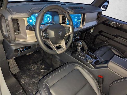 New 2025 Ford Bronco Outer Banks w/ Sasquatch Package AWD/4WD image 3