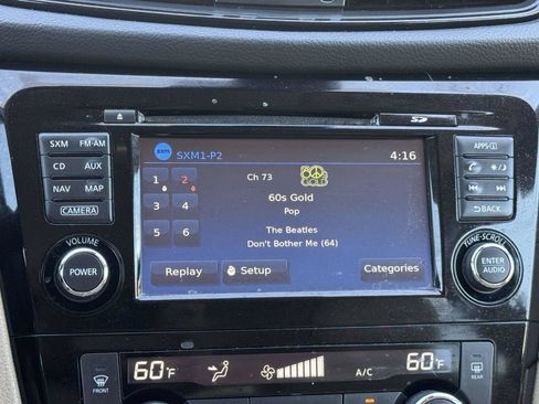 Used 2017 Nissan Rogue SL w/ SL Premium Package AWD/4WD image 4