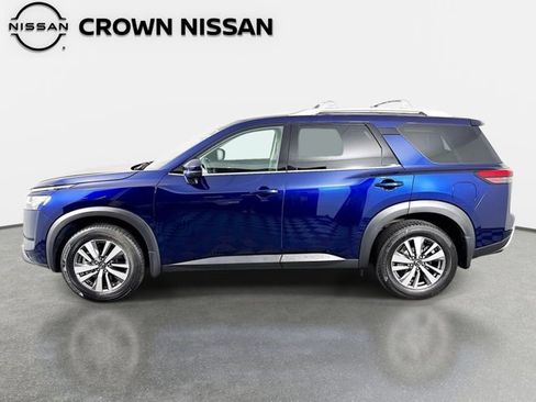 Certified 2022 Nissan Pathfinder SL w/ SL Black Package AWD/4WD image 9