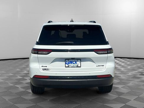Used 2023 Jeep Grand Cherokee Limited w/ Luxury Tech Group II AWD/4WD image 3