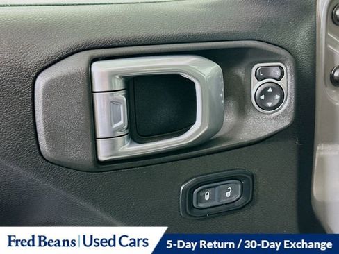 Used 2023 Jeep Gladiator Sport AWD/4WD image 20