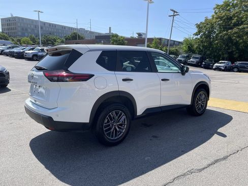 Used 2024 Nissan Rogue S FWD image 8