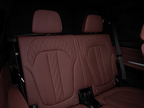 Used 2024 BMW X7 M60i AWD/4WD image 70