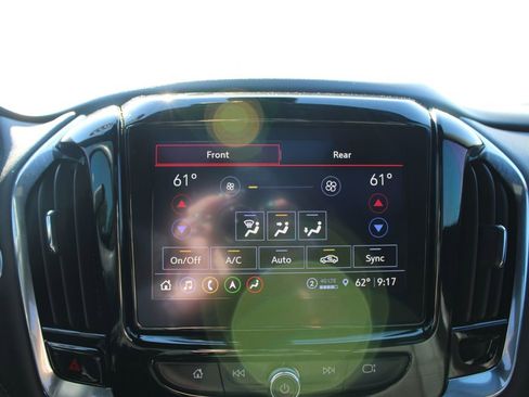 Used 2023 Chevrolet Traverse High Country AWD/4WD image 54