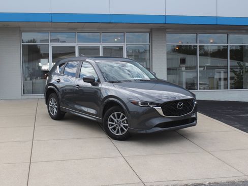 Used 2025 MAZDA CX-5 AWD 2.5 S w/ Preferred Package image 4