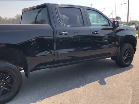 Used 2021 Chevrolet Silverado 1500 LT Trail Boss w/ Bed Protection Package AWD/4WD image 8