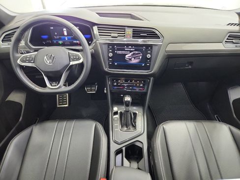 Certified 2023 Volkswagen Tiguan SE R-Line image 7
