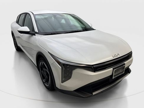 Used 2025 Kia K4 EX FWD image 6