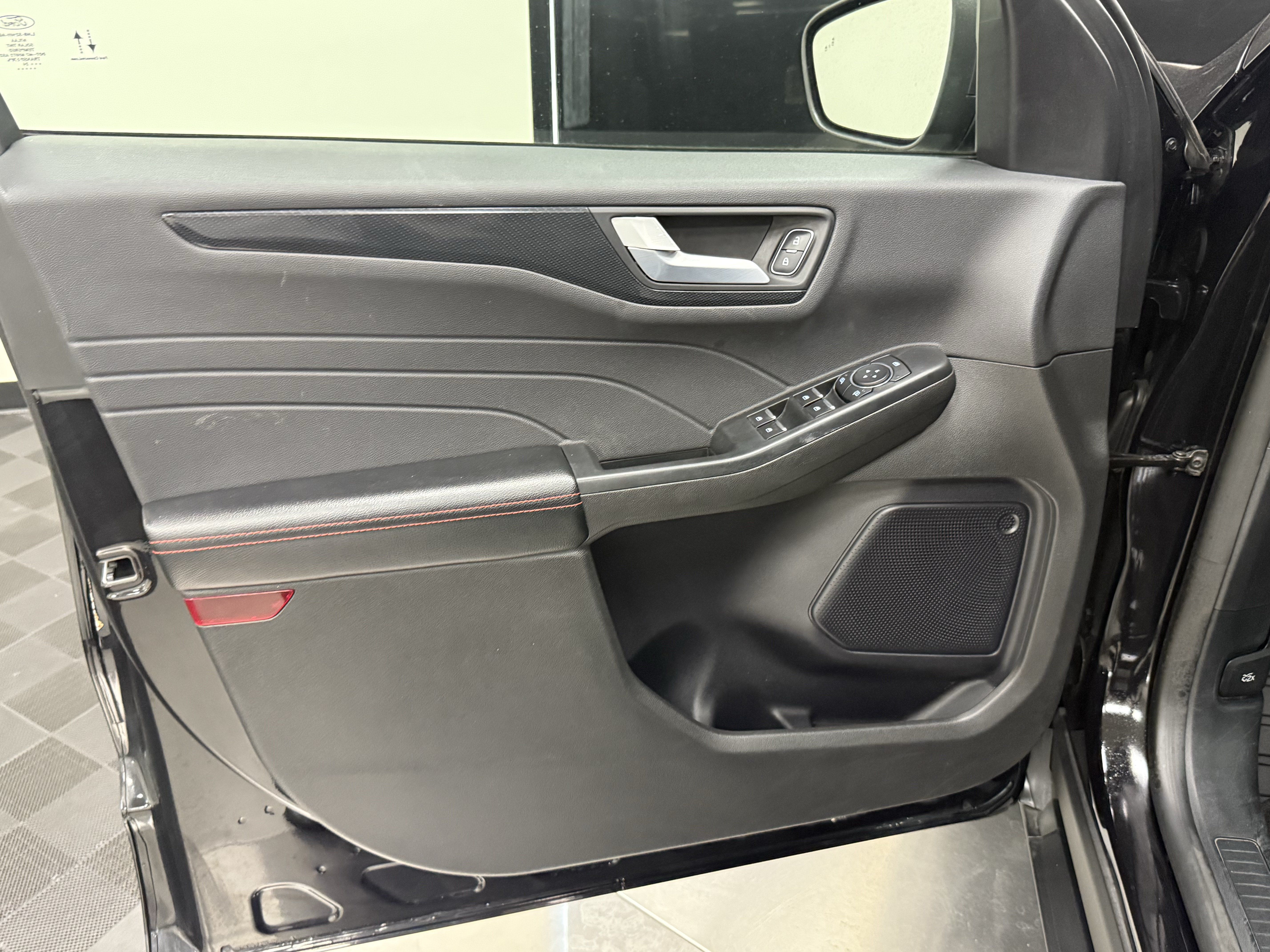 Used 2024 Ford Escape ST-Line FWD image 11