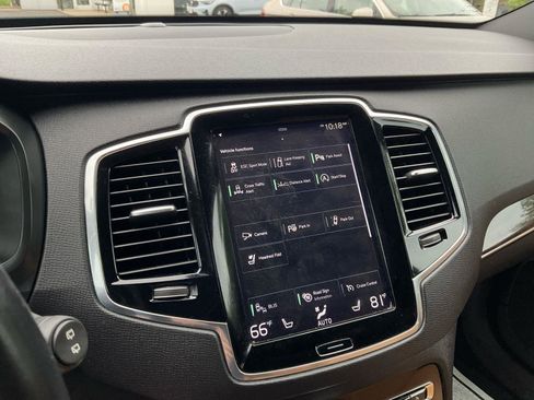 Used 2017 Volvo XC90 T6 Momentum w/ Vision Package image 22