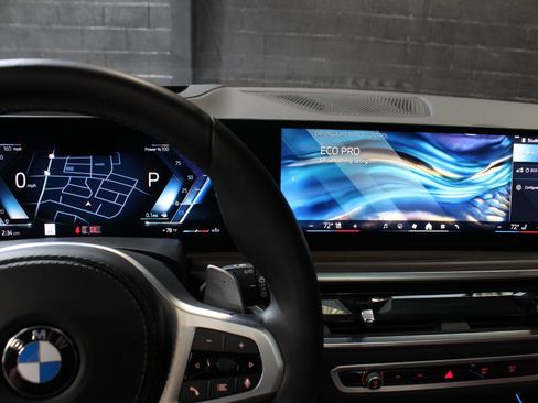 Used 2025 BMW X5 xDrive40i w/ M Sport Package image 63