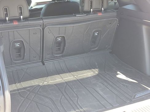 Used 2025 Chevrolet Trax RS w/ Sunroof Package FWD image 32