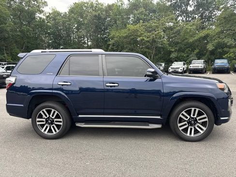 Used 2022 Toyota 4Runner Limited AWD/4WD image 6