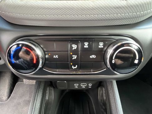 Used 2021 Chevrolet TrailBlazer LS FWD image 14