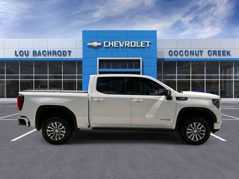 Used 2022 GMC Sierra 1500 AT4 w/ AT4 Premium Package AWD/4WD image 9