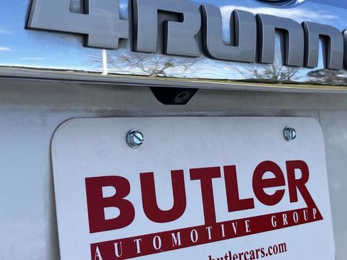 Used 2013 Toyota 4Runner Limited image 12