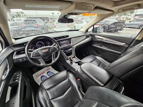 Used 2019 Cadillac XT5 Premium Luxury FWD image 16