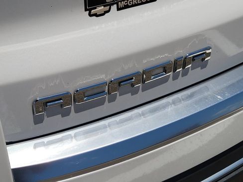 Used 2016 GMC Acadia SLE FWD image 12