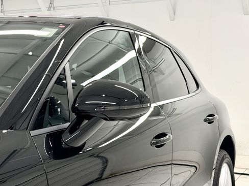 Certified 2026 Porsche Macan AWD/4WD image 19