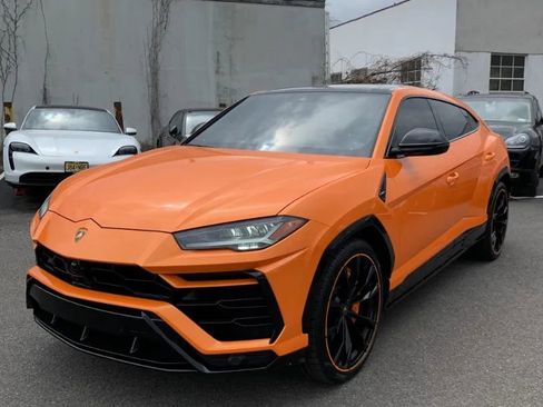 Used 2021 Lamborghini Urus AWD/4WD image 1