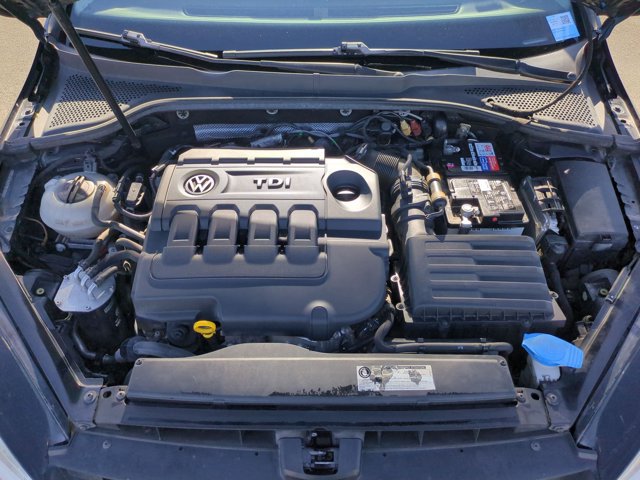 Used 2015 Volkswagen Golf TDI S FWD image 21