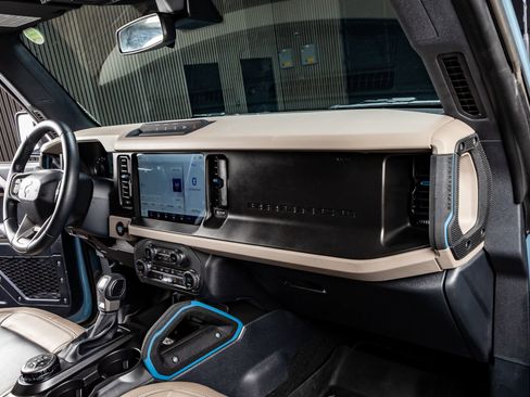 Used 2023 Ford Bronco Wildtrak image 18