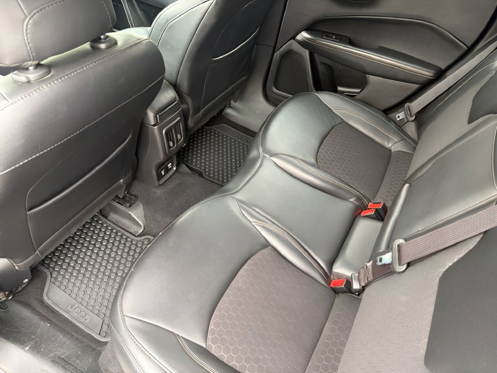 Used 2019 Jeep Compass Latitude w/ Cold Weather Group FWD image 14