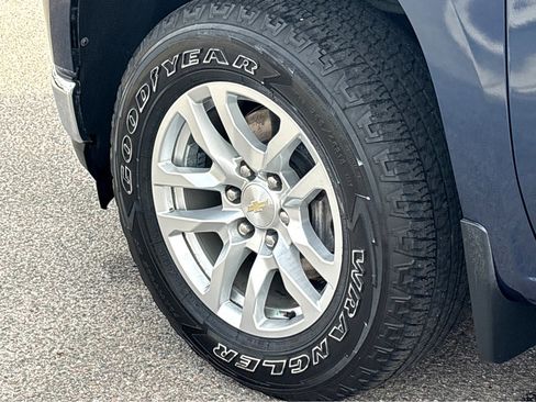 Used 2022 Chevrolet Silverado 1500 LT w/ Z71 Off-Road Package image 20