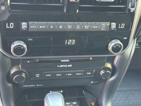 Used 2022 Lexus GX 460 Premium w/ Premium Package AWD/4WD image 33