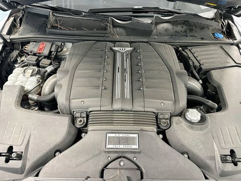 Used 2018 Bentley Bentayga AWD/4WD image 31