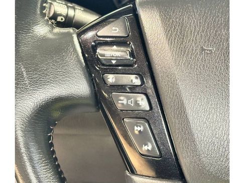 Used 2021 Nissan Armada SL w/ Captain's Chairs Package image 24